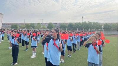 童心爱祖国，共筑中国梦