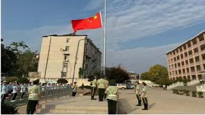 心系祖国 情满校园——马口中学举行庆国庆升旗仪式