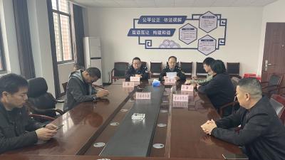 “法律明白人” 化解校园纠纷