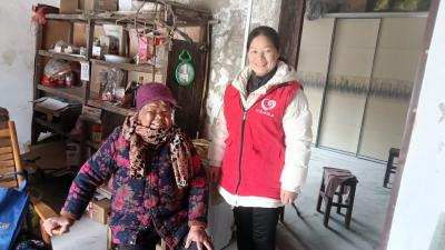 寒冬不寒，情暖人心