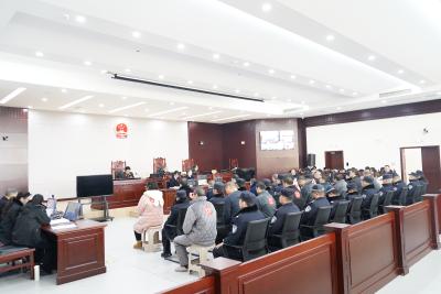 伪造公积金缴存记录骗取银行贷款191万余元， 19人公开受审！