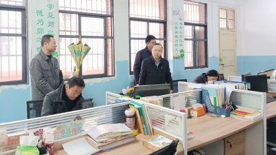 汉川市教育局深入学校调研信息化建设工作