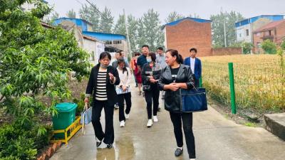 【党建风采】15年以村为家，把根深深扎进群众心田