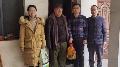 市政数局赴帮扶村开展春节走访慰问活动