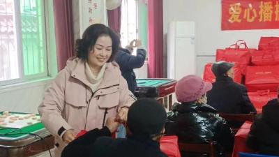 情暖冬日·共迎新春——汉川市退役军人事务局与艾莱依家纺联合慰问市光荣院优抚对象