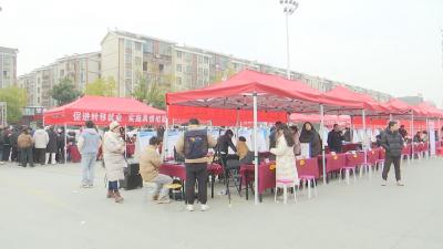 【视频】汉川市2025年“春风行动”开发区专场招聘会成功举行