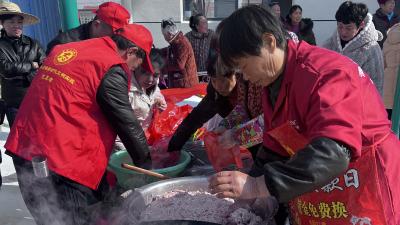 杨林沟镇爱心涌动 温暖高龄老人