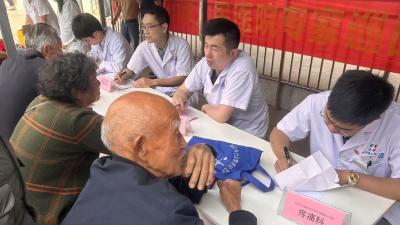 湾潭乡卫生院联合市人民医院开展惠民义诊活动