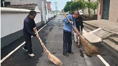 新堰镇：清洁家园齐动手，乡村环境焕新颜