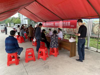 专家下沉护健康 慢病防治进家门