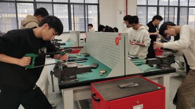 孝感文理技工学校：让人才长在产业上