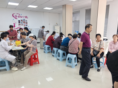 开展免费体检 筑牢老年健康“防护网”