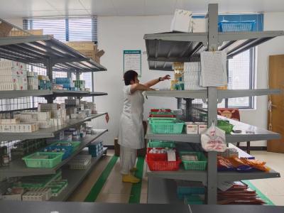 华严农场：环境大扫除“净”候“五一”