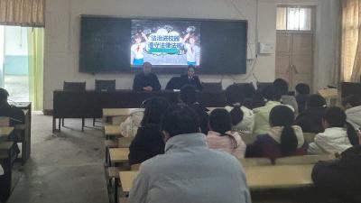 杨林沟镇：开展法治巡讲 共筑校园安全线