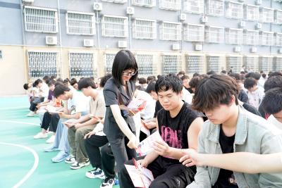汉川法院联合团市委开展未成年人法治宣教活动