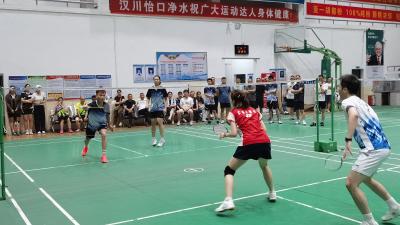 汉川市举办2025年“体彩杯”职工羽毛球比赛
