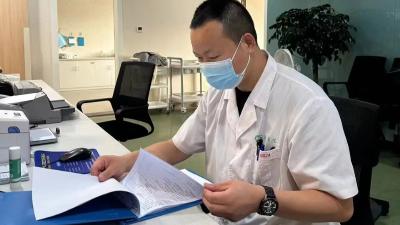 “红包”巧变住院费 医患关系“亲”又“清”