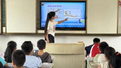 汉川市分水镇新农小学开展血防教育主题班会
