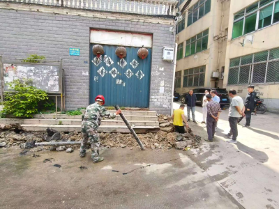 社区高效行动！管道换新解民忧