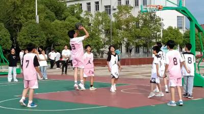 汉川市华严农场中学举办篮球比赛