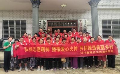 分水镇：播撒爱心火种  共建美丽余坮