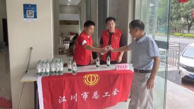 驿站“变身”服务站 汉川工会为中考学子暖心护航
