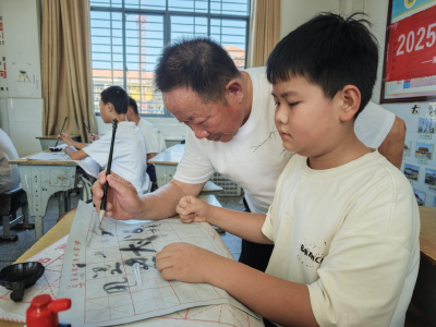 汉川市湾潭乡：墨香润童心，温情伴成长
