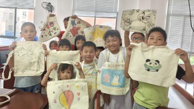 马鞍乡暑期托管班开展绘画活动