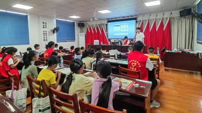 垌塚镇：暑期托管班点亮孩子快乐成长路