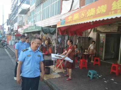韩集乡：开展专项行动 整治占道经营及乱堆乱放