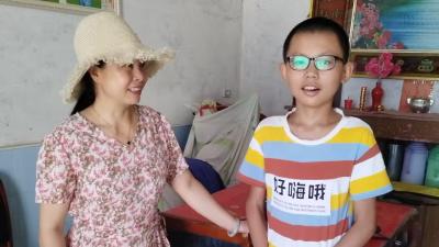 麻河镇：结对帮扶 “爱心妈妈”在行动
