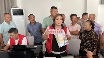 新堰镇：公益拍照 捕捉最美瞬间