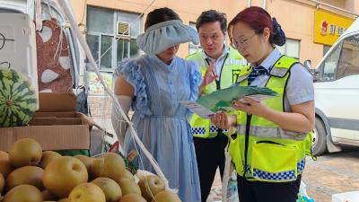 岗亭外的政策课：菜市场里的绿通服务暖人心