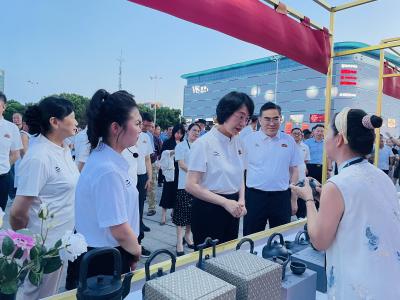 杨林乌壶闪耀“百强县”盛会　“会呼吸的壶”引副省长驻足赞叹