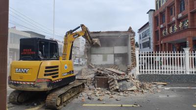 杨林沟镇:拆除围墙敞开门 党群同心无“间隔”