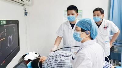 汉川市人民医院成功完成一例经食道超声心动图（TEE）检查