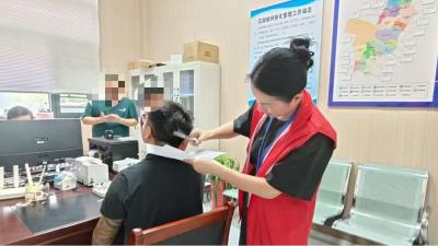 沉湖镇开展社区矫正对象毛发检测活动