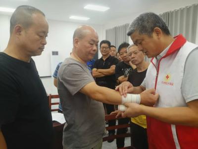 应急救护知识下乡，筑牢里潭乡生命防线