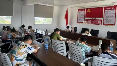 践行“护苗”使命  书香伴学同行