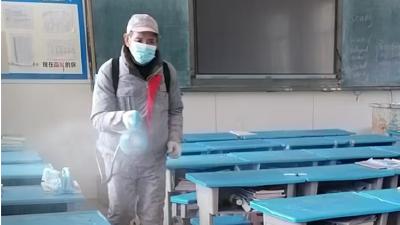 汉川市华严农场中学开展校园消杀工作 为新学期保驾护航