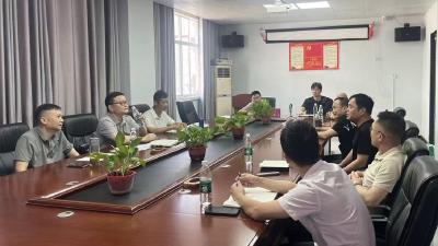 西江乡组织召开服装企业座谈会
