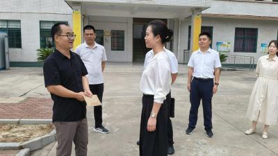庙头镇慰问组暖心慰问平章小学教职工