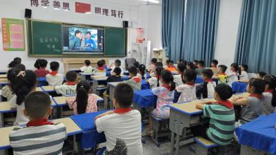 汉川市仙女山三小开展系列活动纪念中国人民抗日战争暨世界反法西斯战争胜利80周年