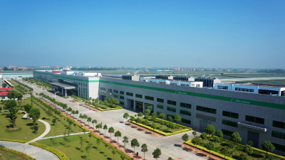 G348国道绿化带清理行动：焕新路域环境，扮靓交通风景线