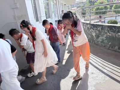 回龙中心小学突发“紧急状况”，背后真相是……