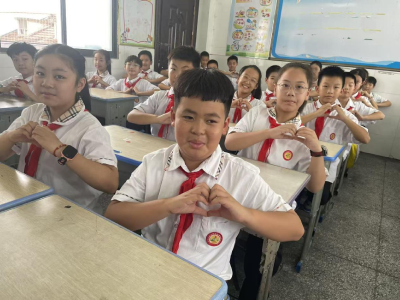 雨天大课间 “室内”焕活力