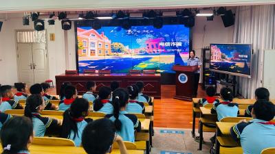 法治种子播心田，安全护盾筑校园