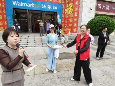 共筑和谐邻里情  欢乐街社区举办庆双节活动