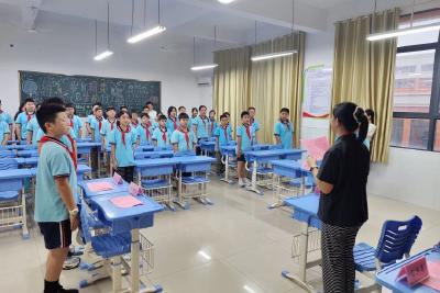 法润校园 护航成长——汉川外国语学校“模拟法庭”开启开学法治第一课