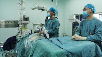 82岁老人重获行走自由，UBE-ULBD技术破解腰椎管狭窄难题！